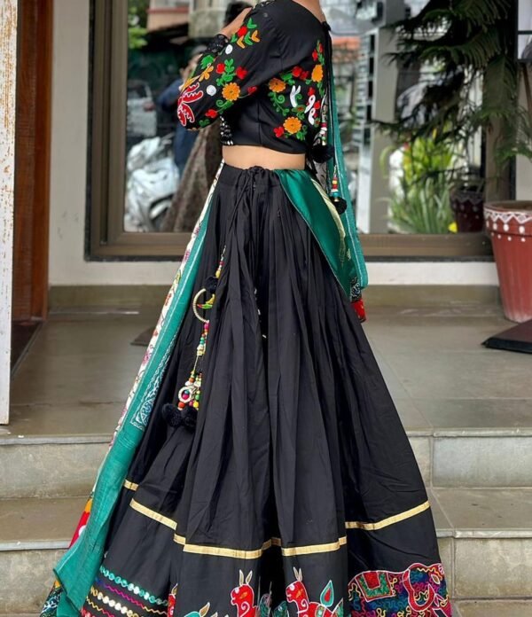 Designer Muslin Cotton Black Lehenga Choli - Image 4